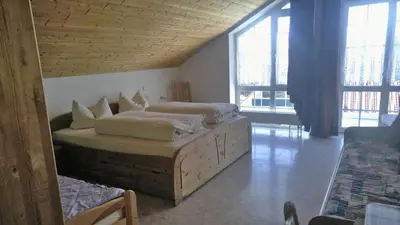 Ein Bett oder Betten in einem Zimmer der Unterkunft Gästehaus am Rathaus, Doppelzimmer 2