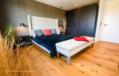 Ein Sitzbereich in der Unterkunft OrangeHome Design Apartment zwischen See & Zentrum