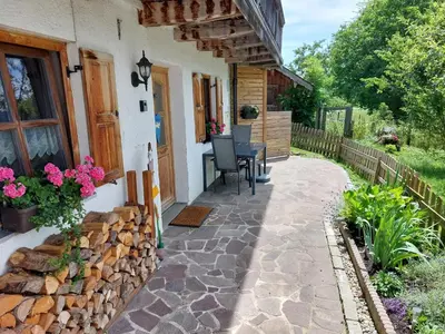 Ein Garten an der Unterkunft Ferienwohnung Hofbauer