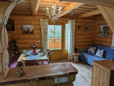 Ein Sitzbereich in der Unterkunft Schlossalm Ferienwohnungen