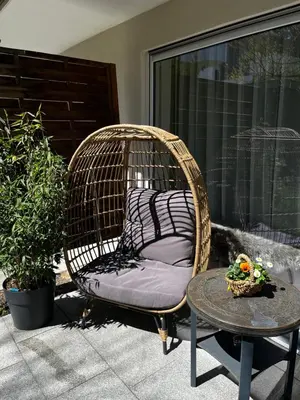 Ein Sitzbereich in der Unterkunft Ammersee Apartment Schondorf