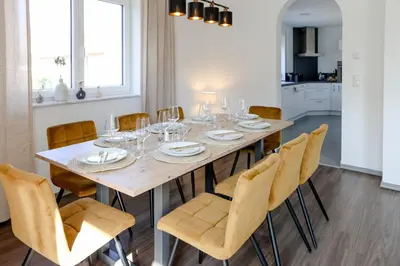 Grundriss der Unterkunft Lumen Homes - Design-Apartment nahe Audi und Altstadt, 3 Zimmer, über 100 m2, Balkon