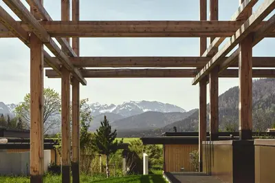 Ein allgemeiner Bergblick oder ein Berglick von des Hotels aus