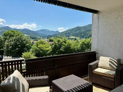 Ein allgemeiner Bergblick oder ein Berglick von der Ferienwohnung aus