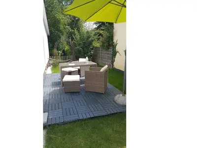 Ein Garten an der Unterkunft NEU Apartment am Birkenfeld Allgäu Kaufbeuren