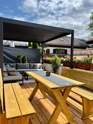 Ein Balkon oder eine Terrasse in der Unterkunft FeWo Rosenstraße - Exklusive Ferienwohnung im Herzen von Tegernsee
